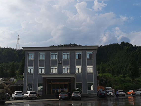 洛陽(yáng)魯威窯爐提供專(zhuān)業(yè)的 實(shí)驗(yàn)電爐 真空爐 箱式爐 管式爐真正形成一條龍服務(wù)體系